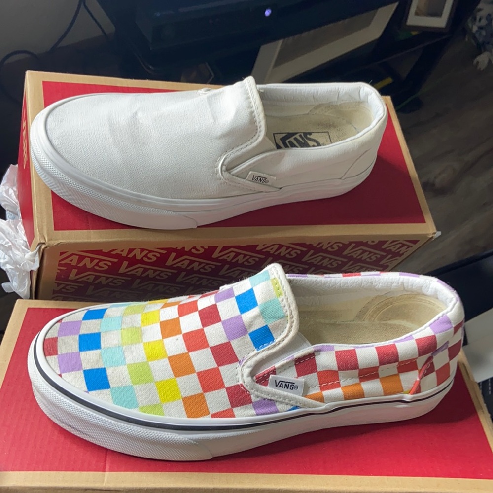 (2) pairs of vans bundle